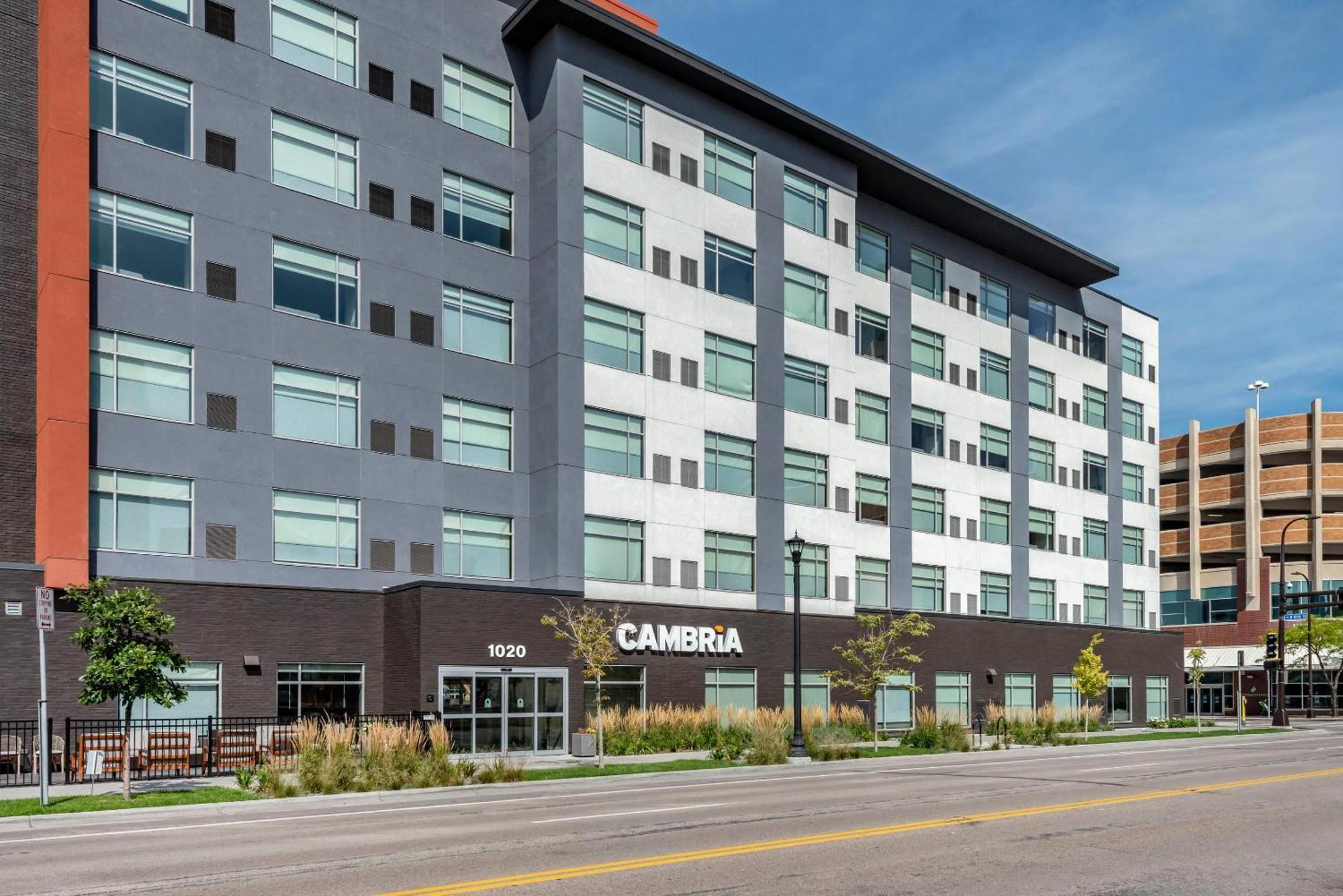 Top Hotels in Downtown West, Minneapolis